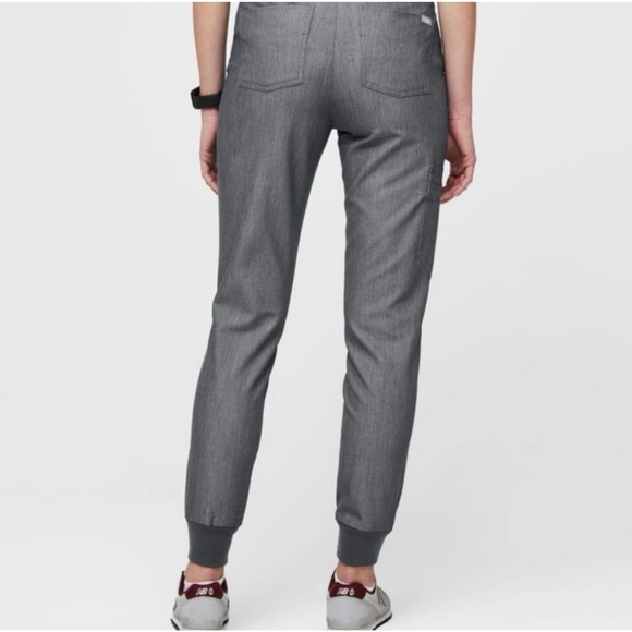 FIGS Zamora Jogger Graphite Scrub Pants PO1670 - Picture 5 of 14